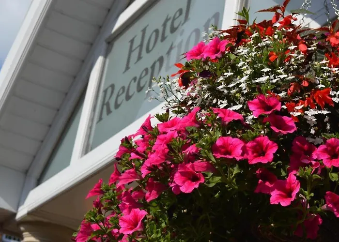 West Lynn Serviced Apartments Spacious & Free Parking